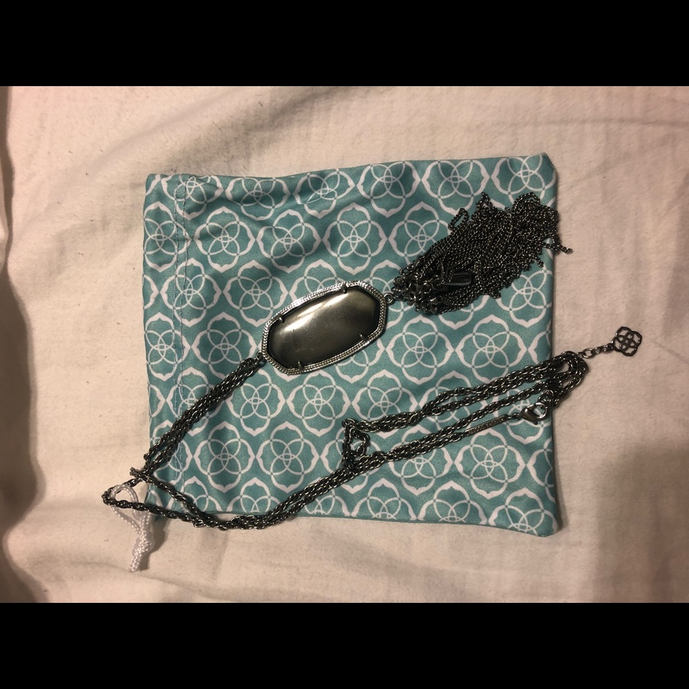 Kendra Scott necklace